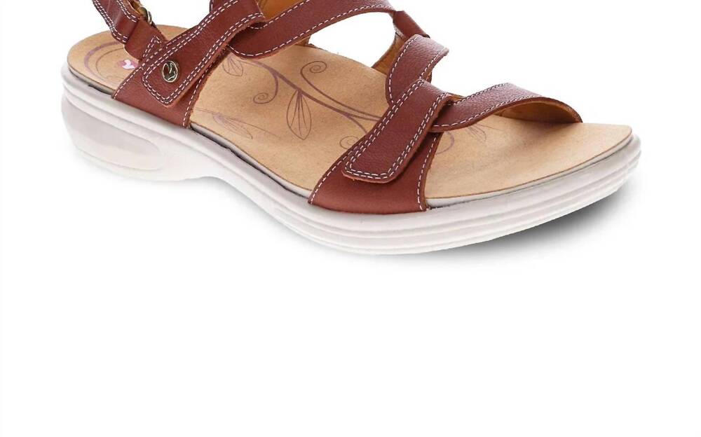 NEW REVERE women’s emerald sandal in cognac